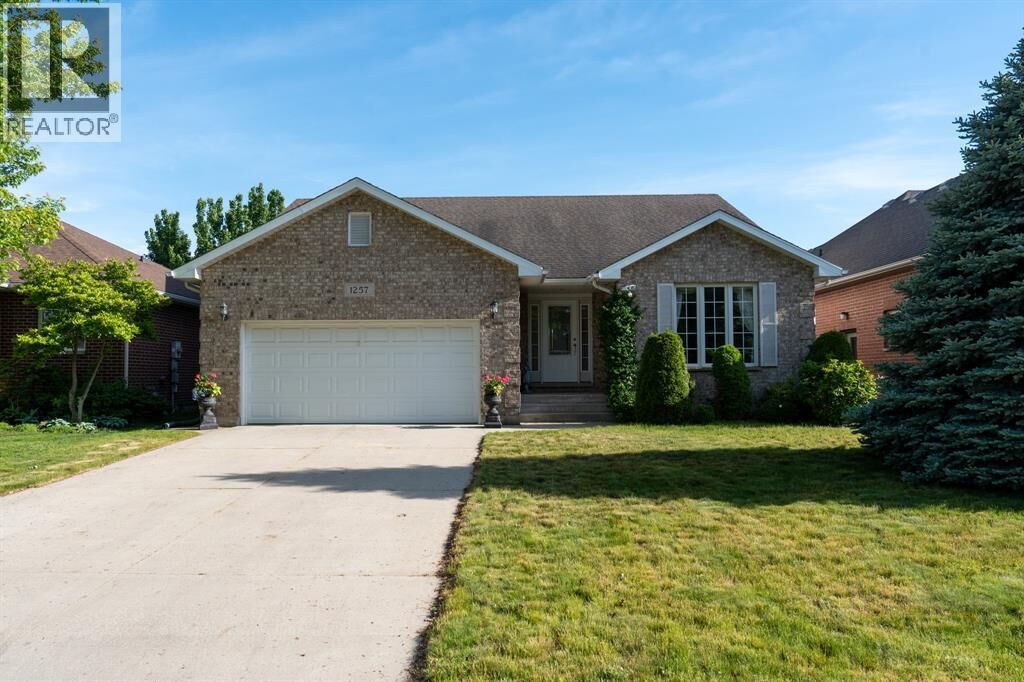 Property Photo:  1257 Willa Drive  ON N7S 6M5 