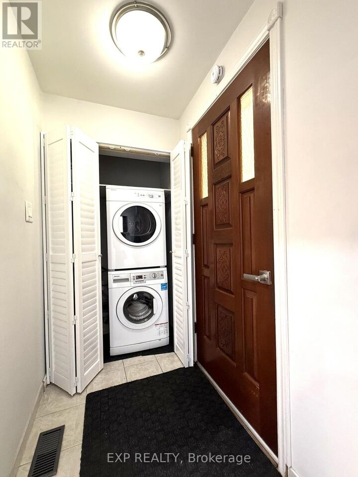 Property Photo:  64 Ruthmar Crescent  ON M3N 2C5 