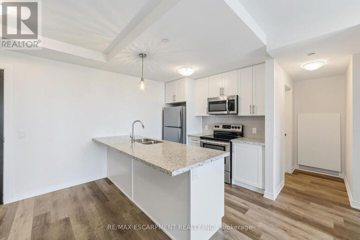 Property Photo:  2750 King Street East 302  ON L8G 1J4 
