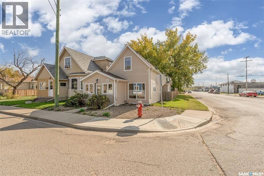 Property Photo: 377 Fairford Street W SK S6H 1V8
