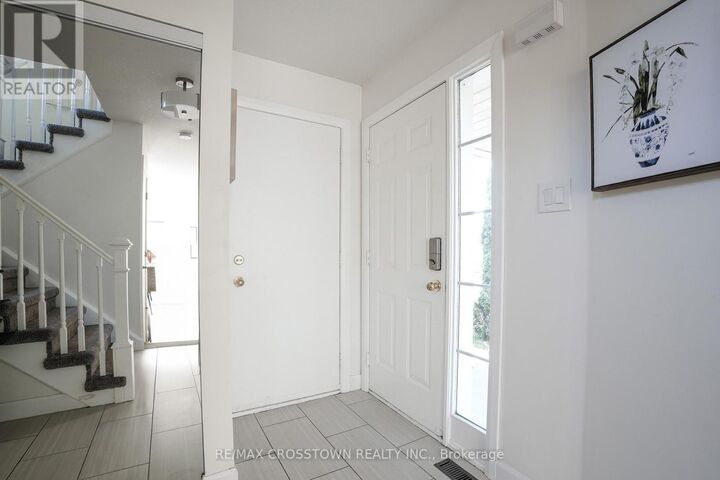 Property Photo:  22 Bluegrass Drive  ON L4N 9N9 
