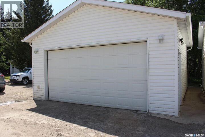 Property Photo: D4 1295 9th Avenue NE SK S6J 1C5