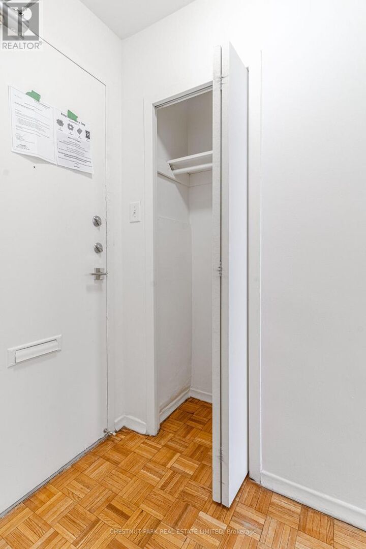 Property Photo:  40 Goldstone Road Street 1507  ON M2J 3C7 