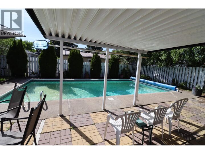 Property Photo:  132 McKenzie Avenue  BC V2L 4N4 
