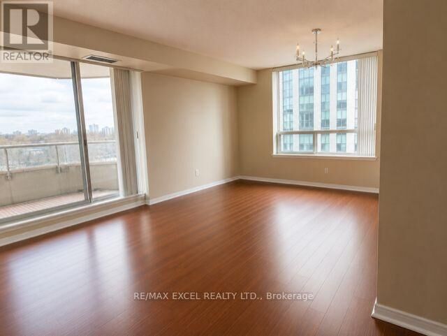 Property Photo:  18 Hillcrest Avenue 605  ON M2N 6T5 