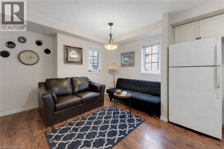 Property Photo:  931 Glasgow Street 5B  ON N2N 0B6 