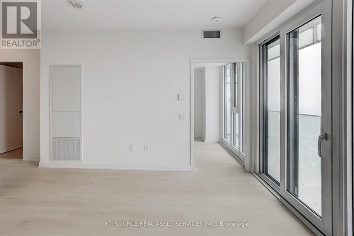 Property Photo:  3900 Confederation Parkway 3310  ON L5B 0M3 