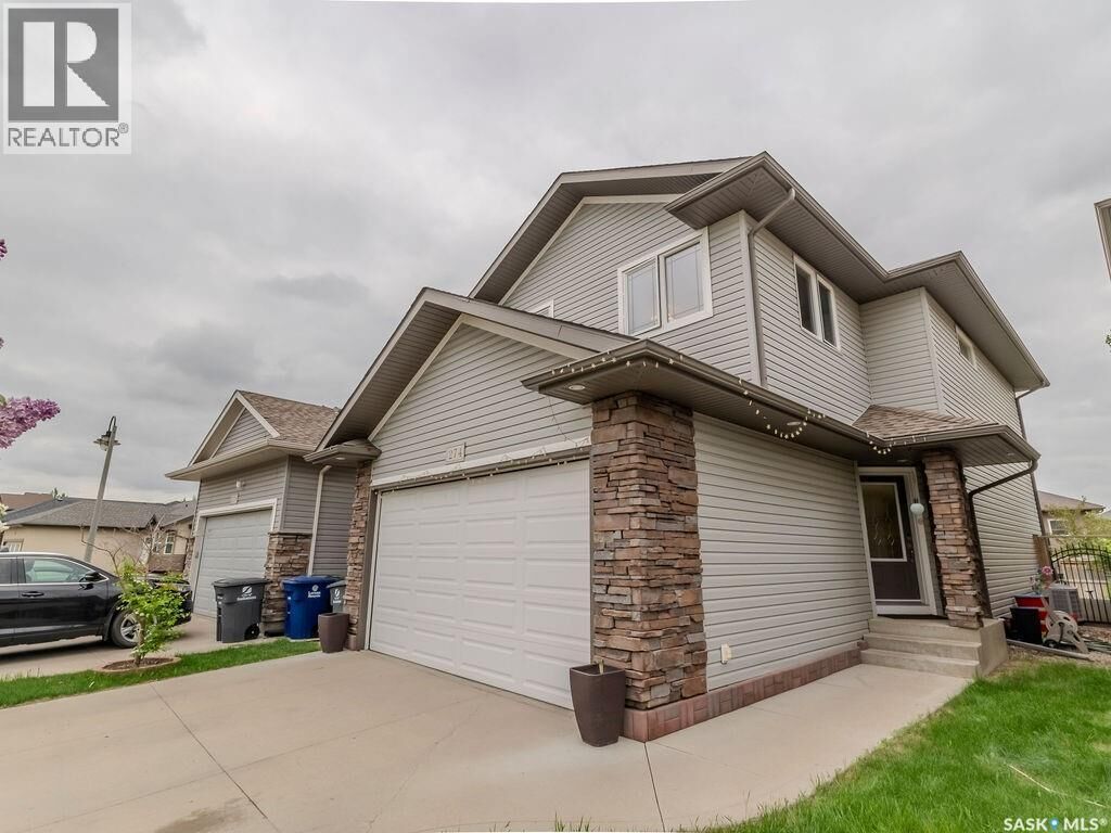 Property Photo:  274 Ashworth Crescent  SK S7T 0P1 