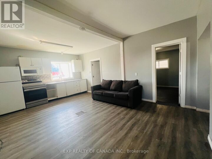 Property Photo:  270 Kirby Avenue  ON P4N 1K4 