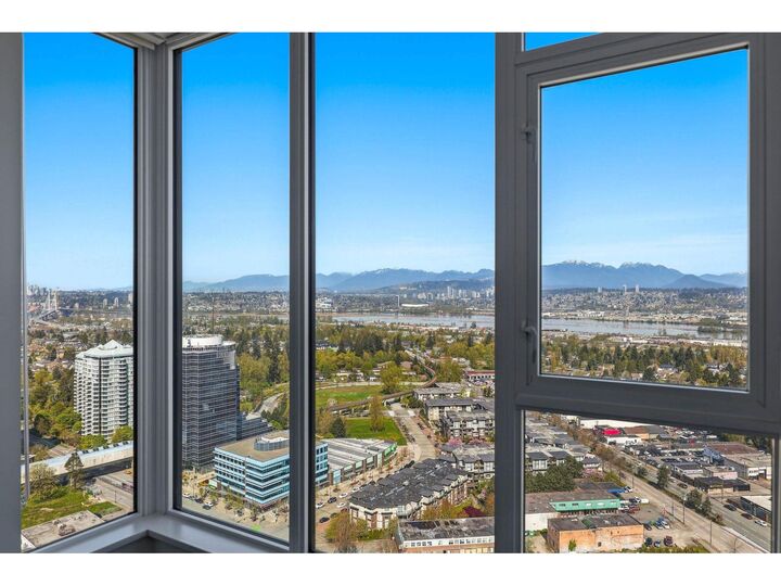 Photo de la propriété:  10750 135A Street 2908  BC V3T 0V4 