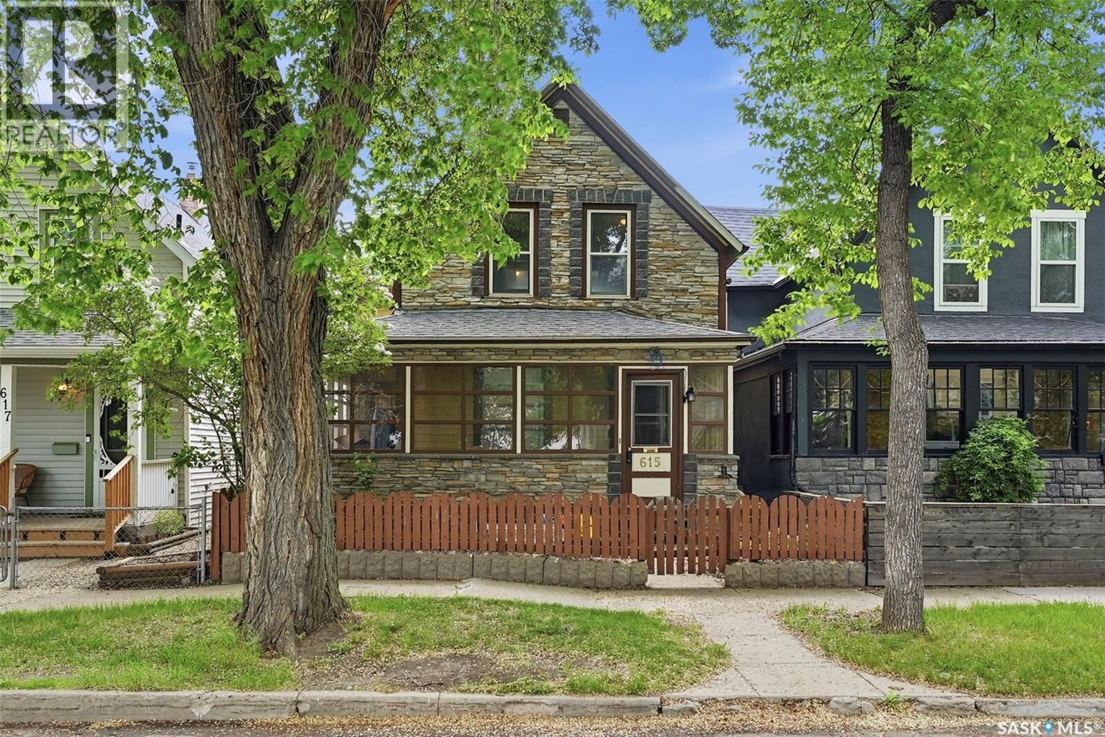Property Photo: 615 G Avenue S SK S7M 1V8