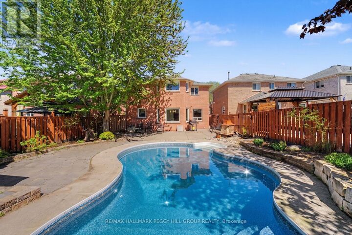 Property Photo:  28 Hawkins Drive  ON L4N 0A6 