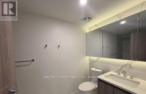 Property Photo:  1 Concord Cityplace Way 1911  ON M5V 0X3 