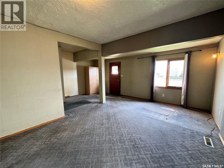 Property Photo:  117 2nd Avenue E  SK S0K 0M0 