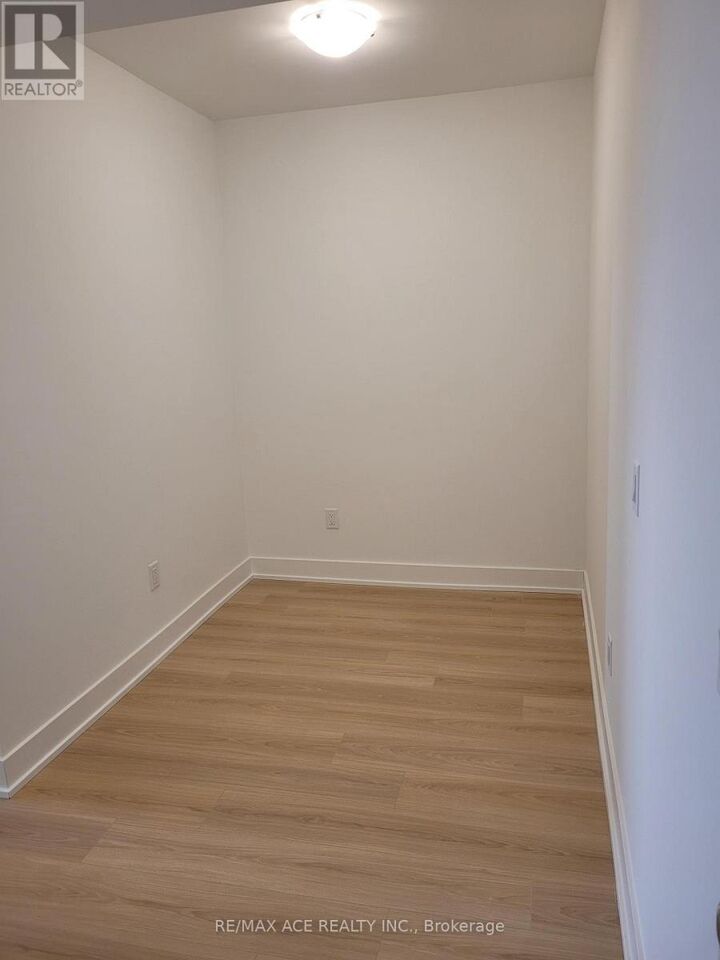 Property Photo: 2545 Simcoe Street 612 ON L1L 0W3