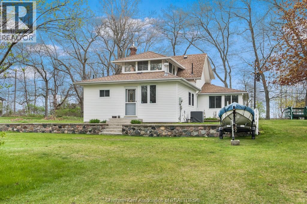 Property Photo:  17954 Lakeshore Road  ON N0P 1X0 