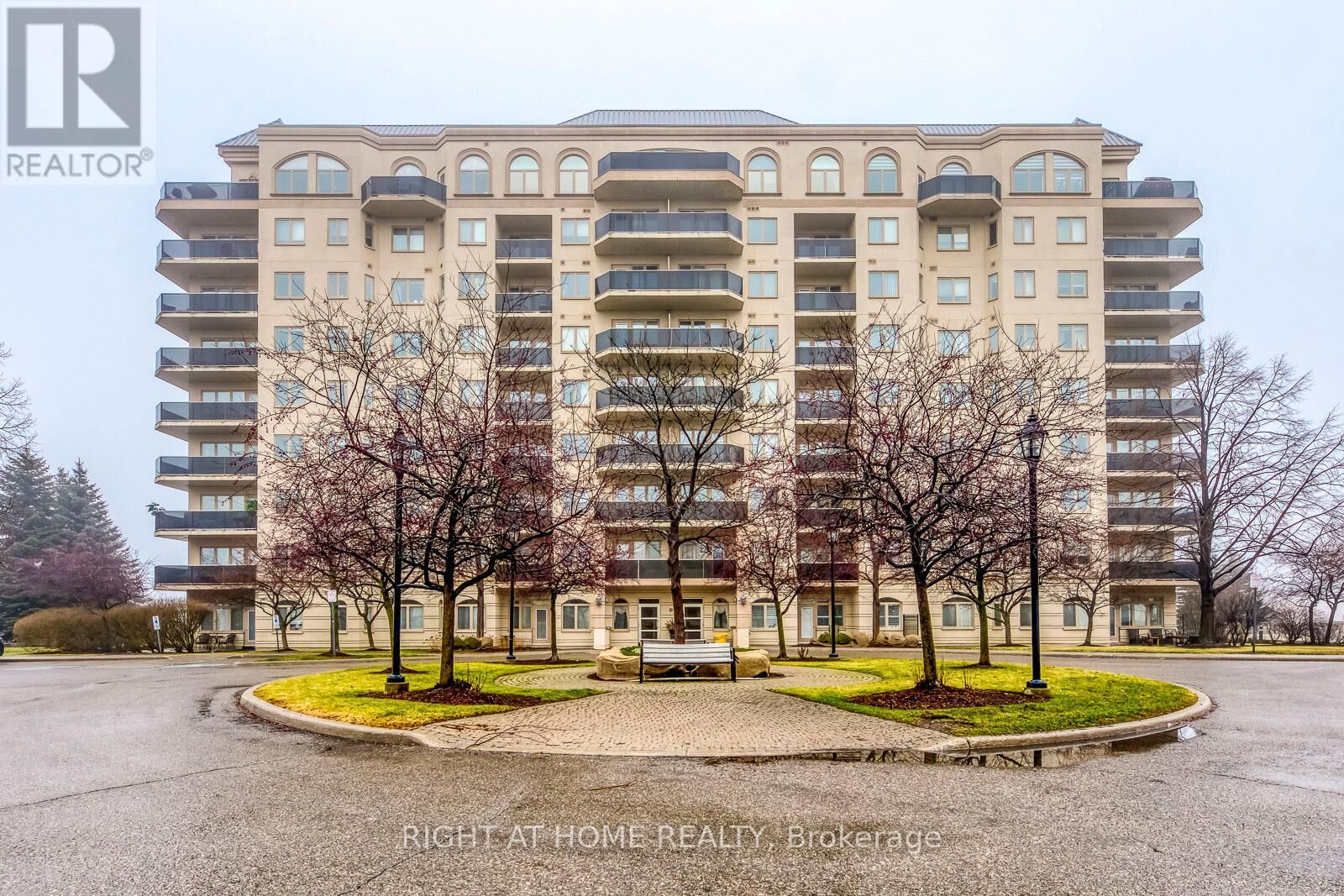 Property Photo:  10 Dayspring Circle 805  ON L6P 1B9 