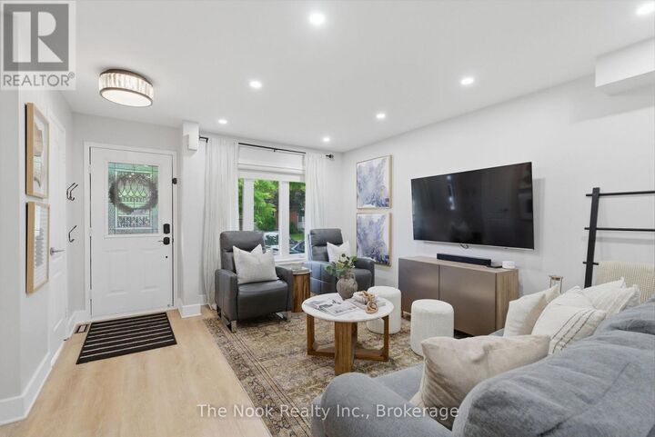 Property Photo:  1624 Arcadia Square  ON L1V 6W3 