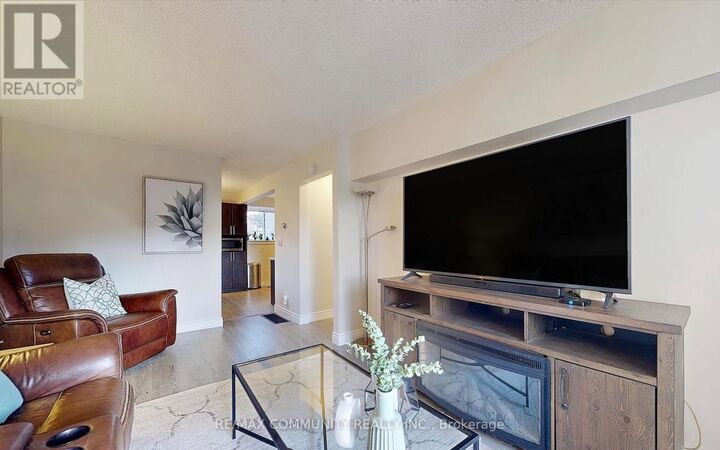 Property Photo:  55 Collinsgrove Road 212  ON M1E 4Z2 