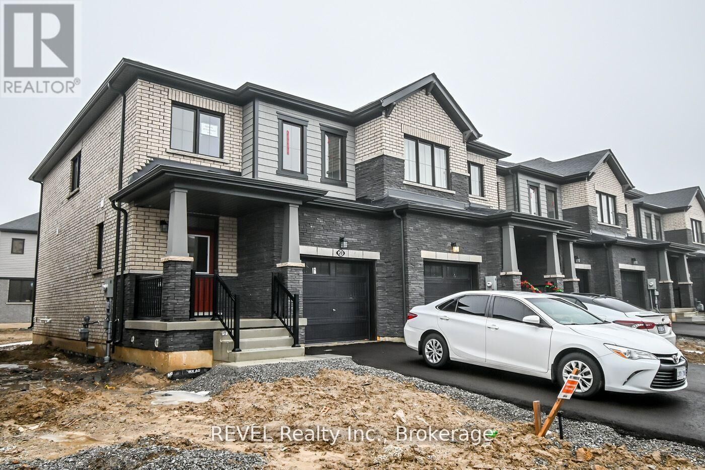 Property Photo:  20 Ever Sweet Way  ON L2V 0L1 