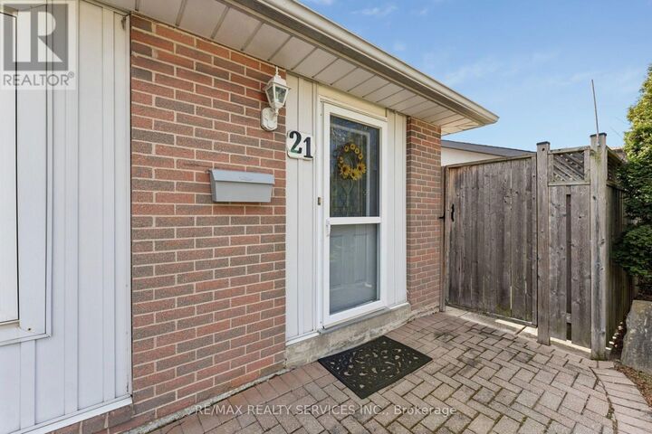 Property Photo:  21 Willis Drive  ON L6W 1A8 