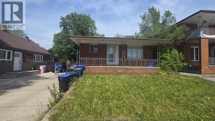 Property Photo:  1018 California Avenue Main  ON N9B 2Z7 