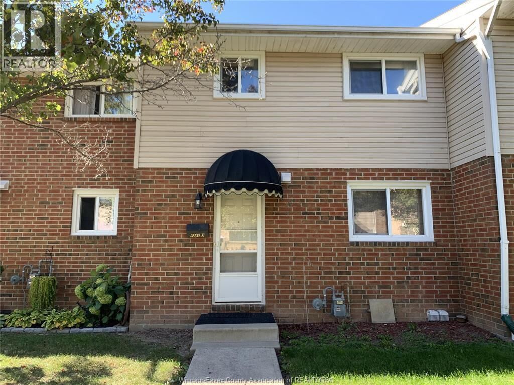 Property Photo: 9394 Esplanade Drive 3 ON N8R 2A3