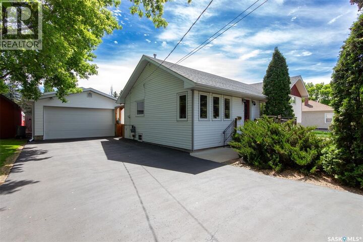 Property Photo: 1062 112th Street SK S9A 2L3