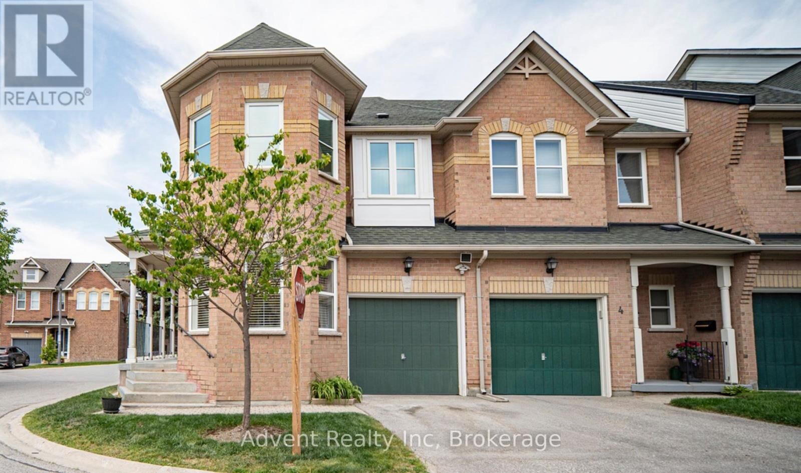Property Photo:  2 Albert Baily Way  ON L3R 5P5 