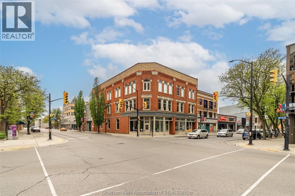Property Photo:  138 King Street West 207  ON N7M 1E3 
