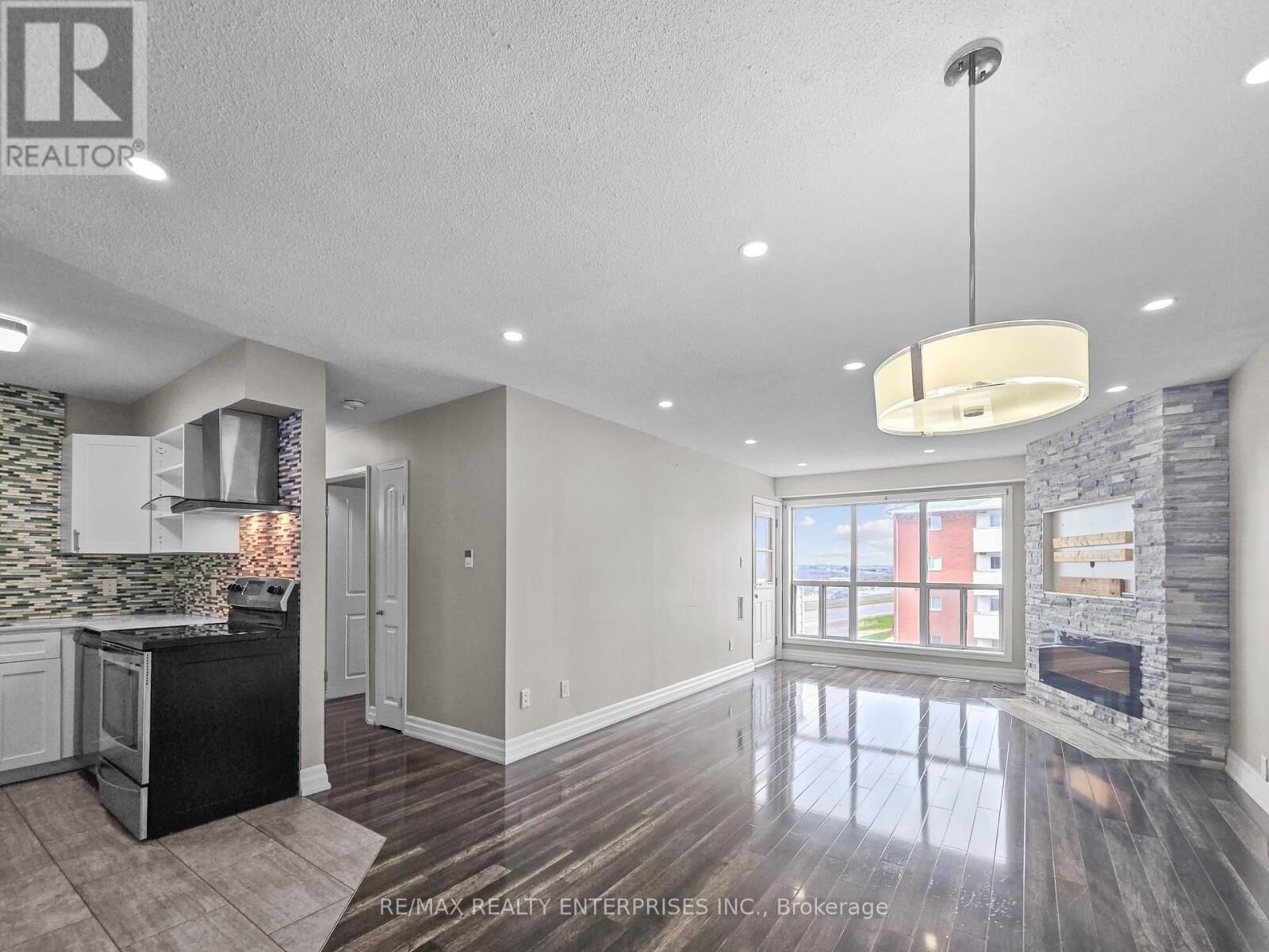 Property Photo:  120 Bell Farm Road North 204  ON L4M 6J2 