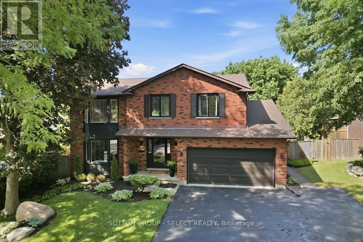Photo de la propriété:  8 Somerset Crescent  ON N6K 3M2 