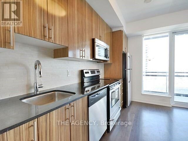 Property Photo:  225 Sackville Street 1302  ON M5A 0B9 