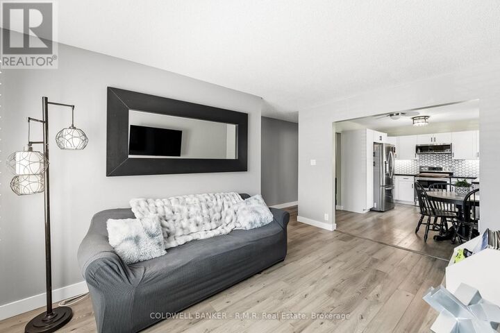 Photo de la propriété:  590 Pondtail Court  ON L1K 2C7 