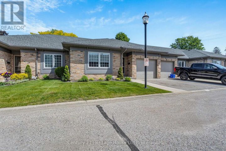 Property Photo: 105 King Street 8 ON N4G 5V1