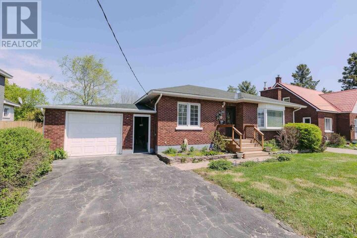 Property Photo:  348 Pine St  ON P6B 3E5 