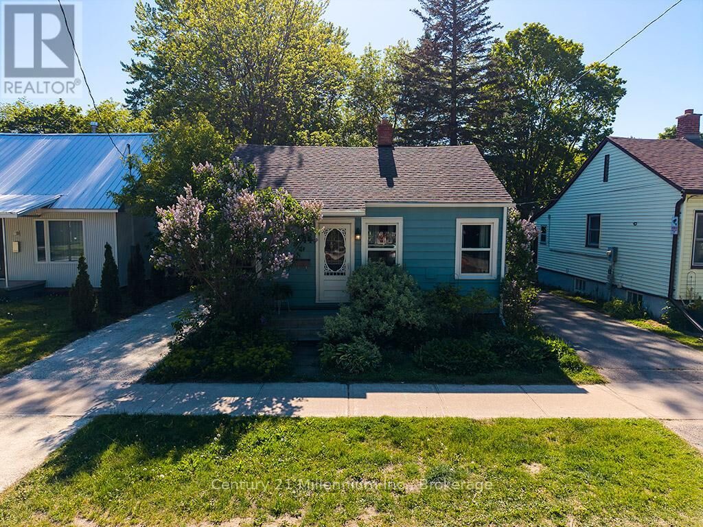 Property Photo:  444 Maple Street  ON L9Y 2R9 