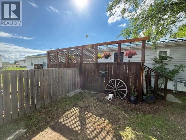 Property Photo:  11 Railway Avenue  AB T1R 0Z0 