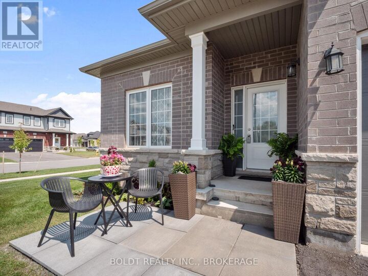 Property Photo: 412 Hummel Crescent ON L2A 0E8