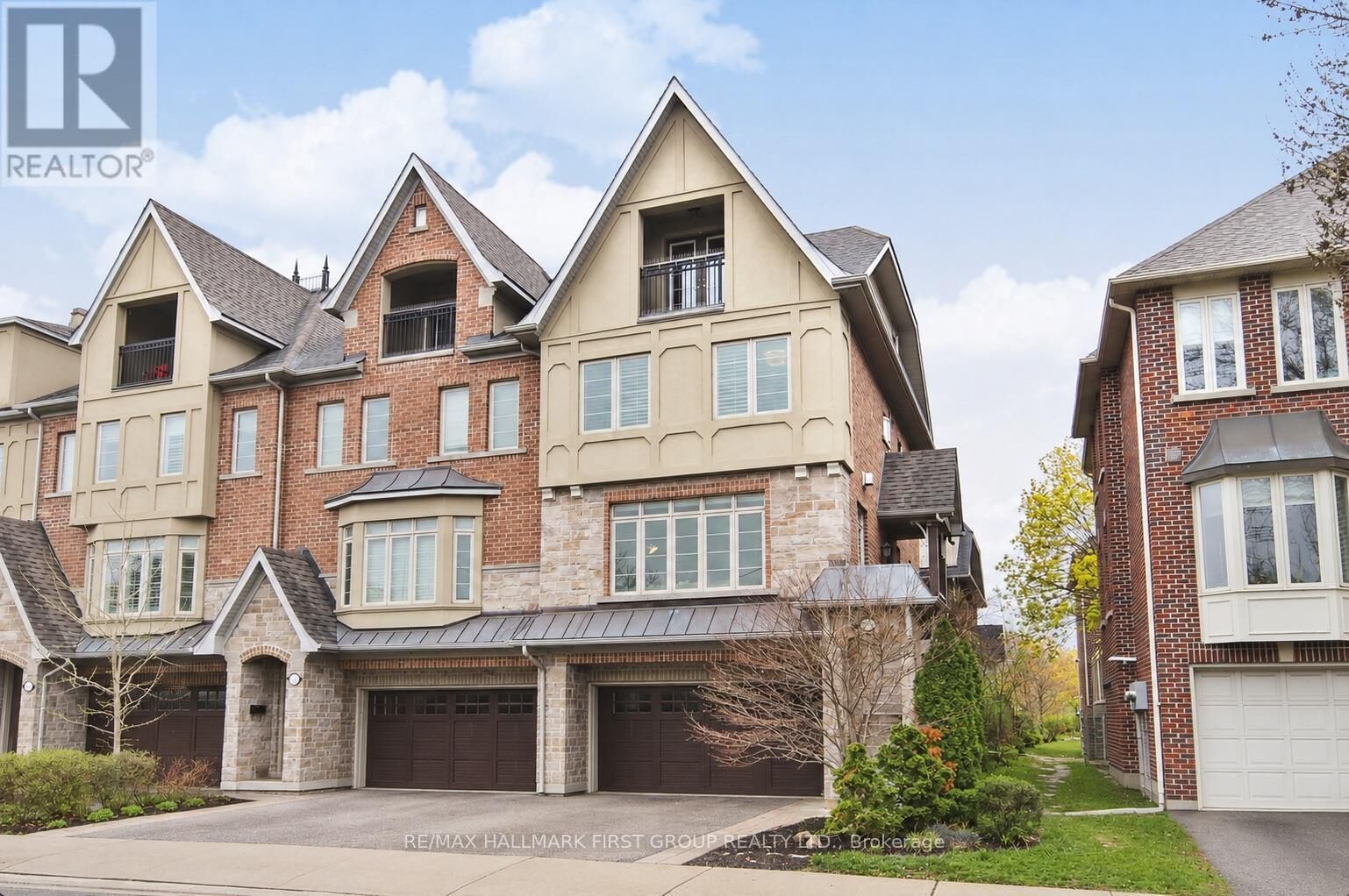 Property Photo:  329 Dalesford Road  ON M8Y 1G8 