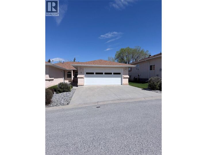 Property Photo: 617 27th Avenue South 5 BC V1C 6L1