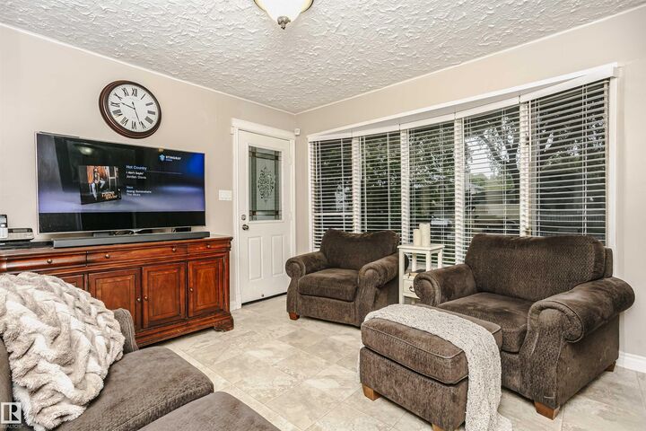 Property Photo:  12130 95 Street NW  AB T5G 1M8 