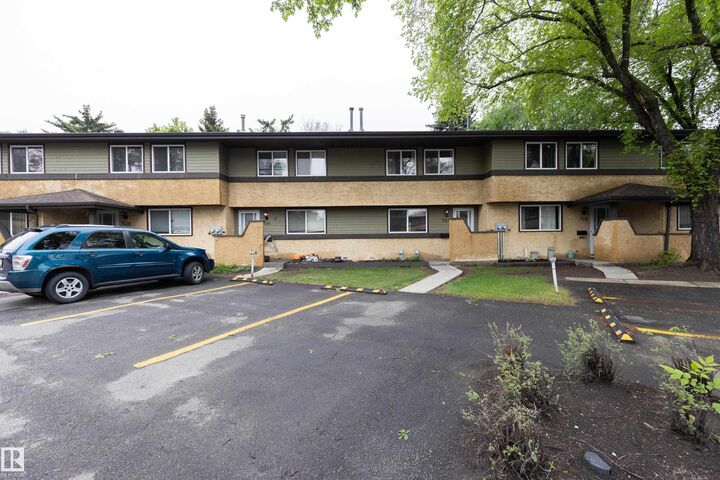Property Photo:  227 Woodbridge Way  AB T8A 3Y3 