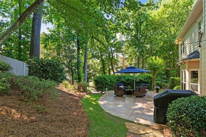 Property Photo: 565 Windermere Park Court GA 30022