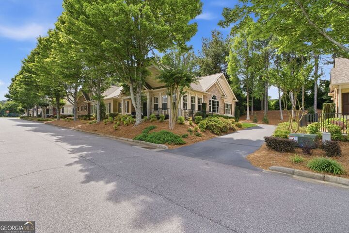 Property Photo: 1035 Brook Knoll Lane GA 30041