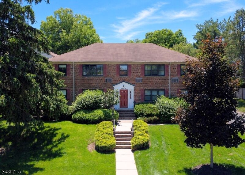 Property Photo: 9 West Ct 2B NJ 07090