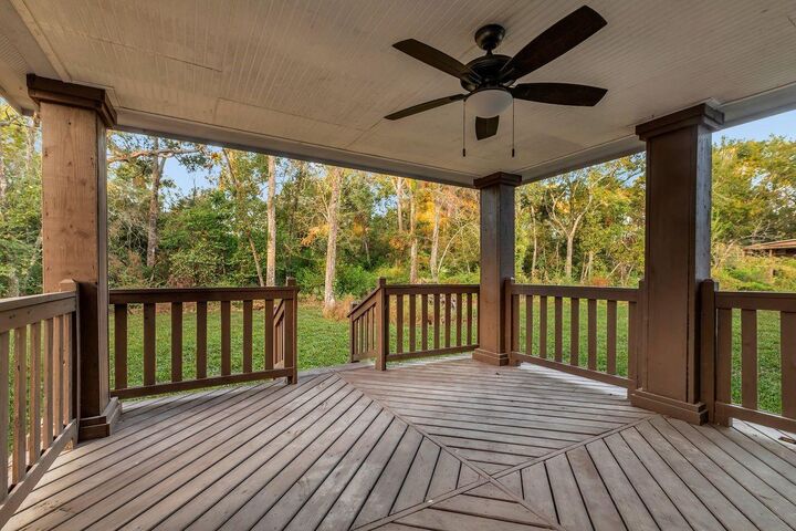 Property Photo:  83 White Oak Drive N  TX 77357 