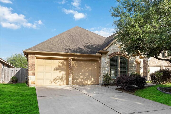 Property Photo: 10910 Brighton Gardens Drive TX 77406