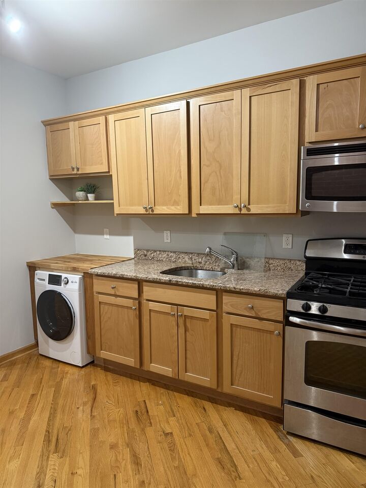Property Photo:  402 Grand St 3N  NJ 07030 