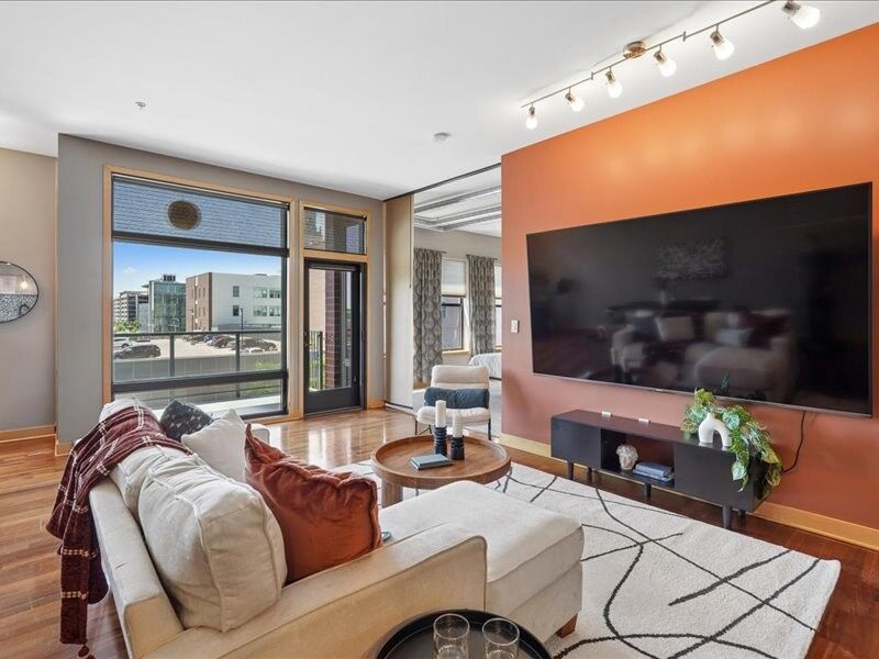Property Photo: 119 4th Street 403 IA 50309